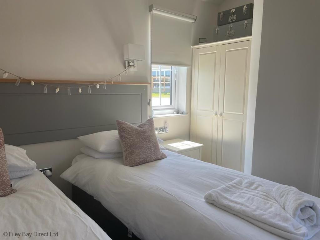 Lakeside Retreat At The Bay Filey, Sleeps 4, 2 Non-Shedding Dogs Welcome For Free Exterior foto